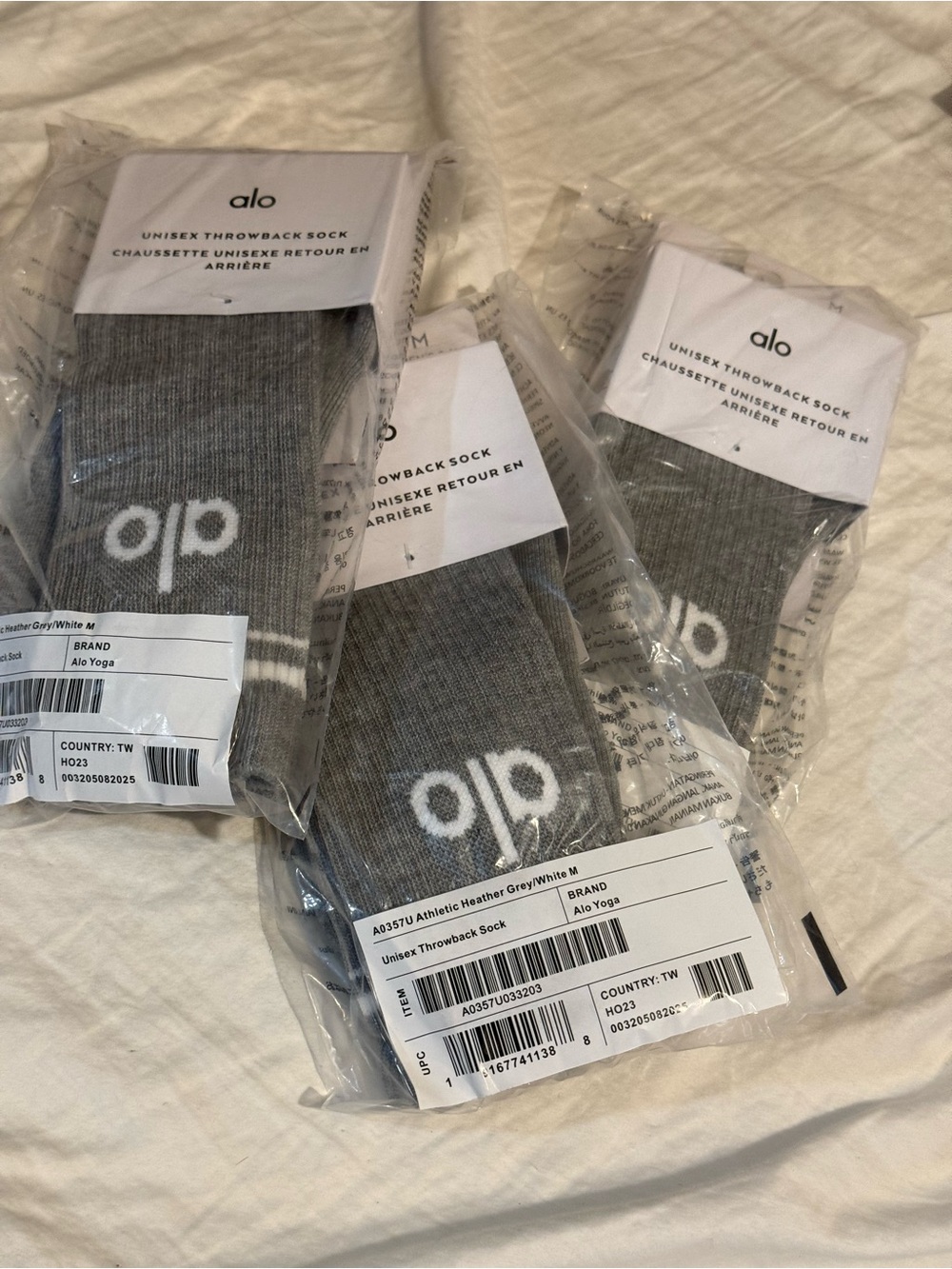 ALO Yoga Men's Athletic Throwback Socks - Heather Gray with White Logo